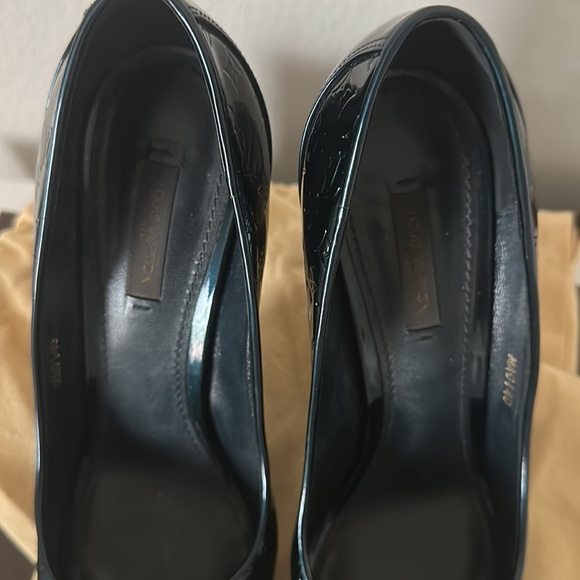 Shoes - Picture 7 of 10